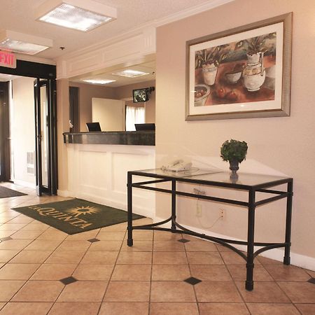 La Quinta Inn By Wyndham Detroit Canton Eksteriør billede