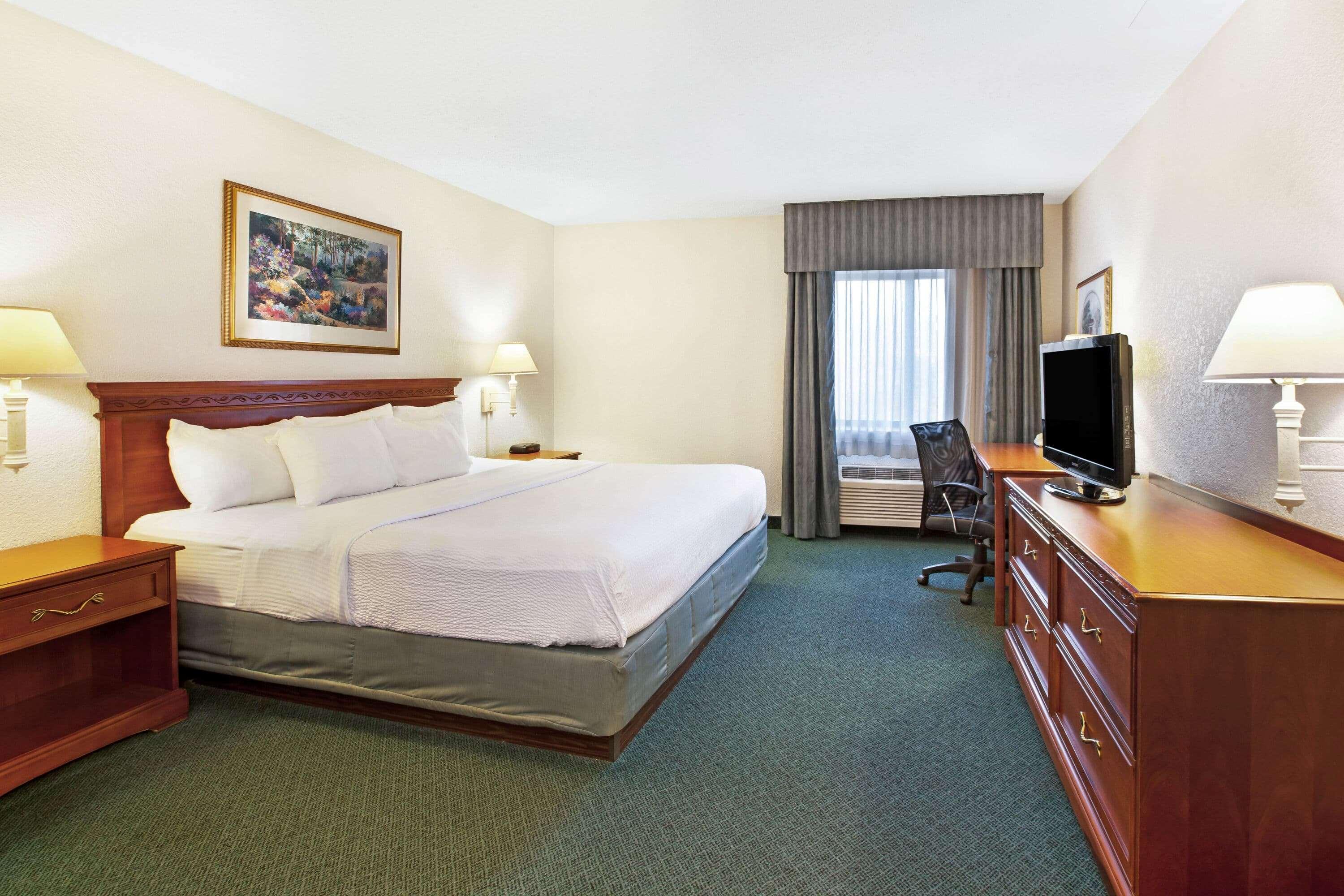La Quinta Inn By Wyndham Detroit Canton Eksteriør billede