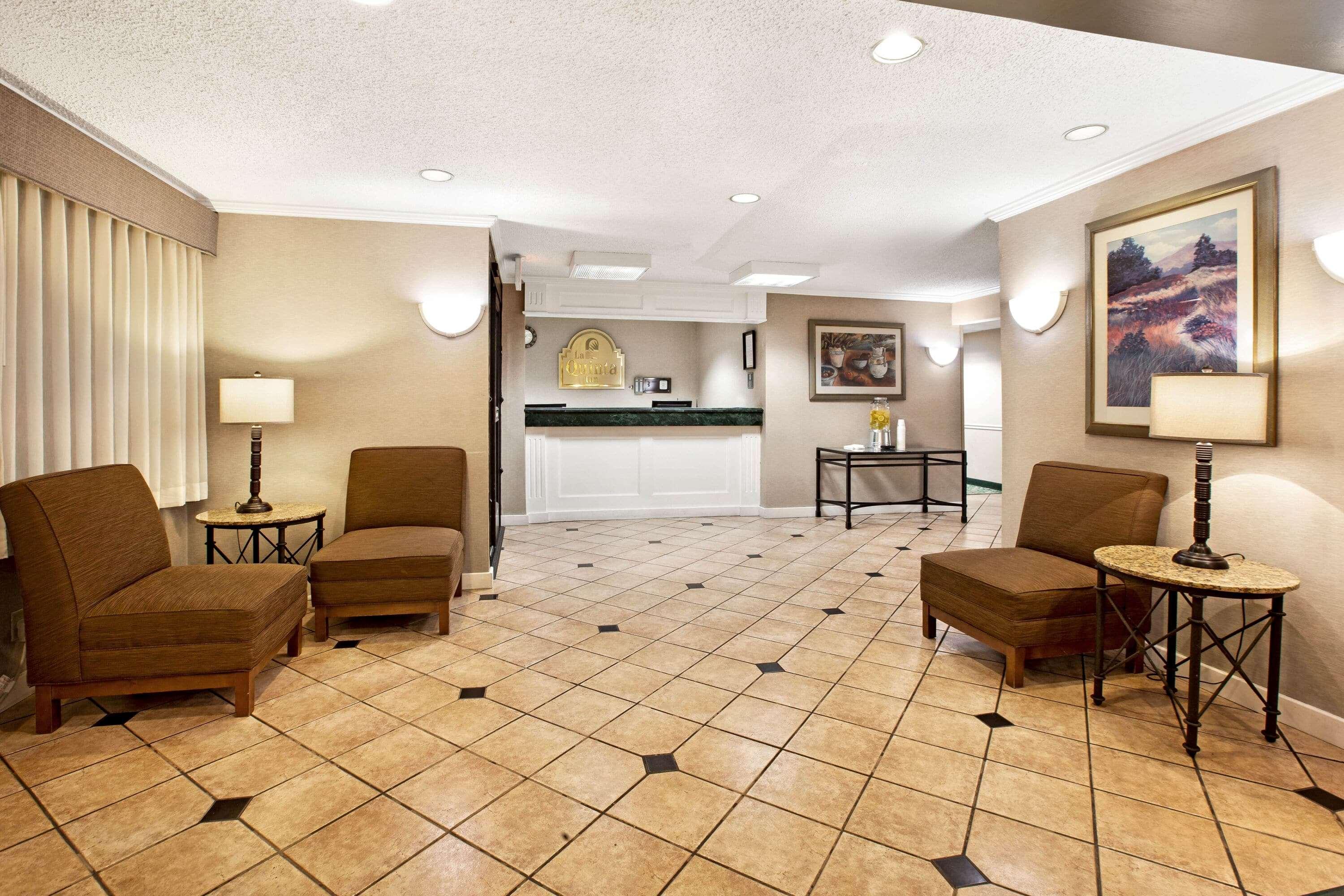 La Quinta Inn By Wyndham Detroit Canton Eksteriør billede