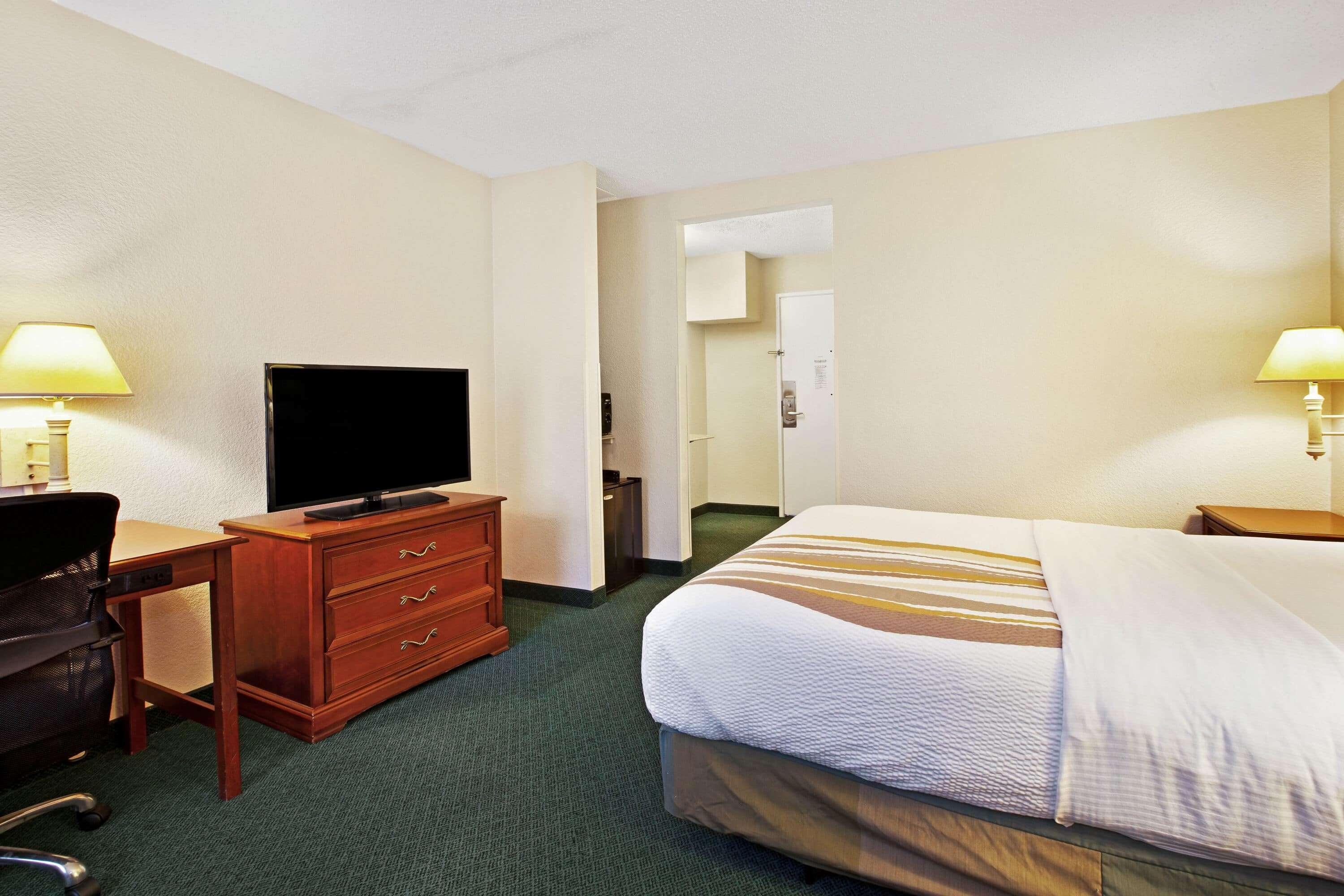 La Quinta Inn By Wyndham Detroit Canton Eksteriør billede
