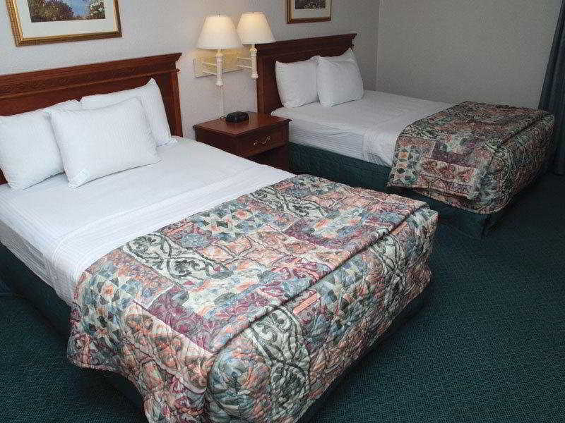 La Quinta Inn By Wyndham Detroit Canton Eksteriør billede